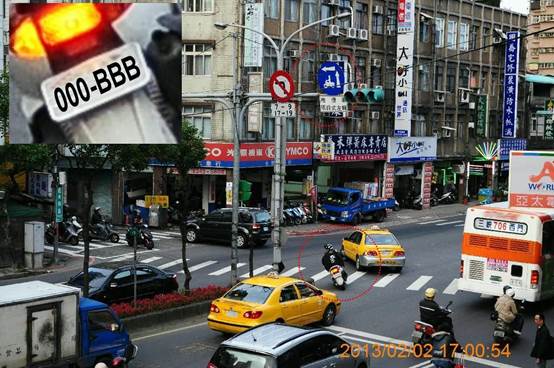 車未依規定2段式左轉：屬於動態違規，應拍攝標誌、車牌號碼及違規事實，並應有影片或至少2張以上之照片範例2